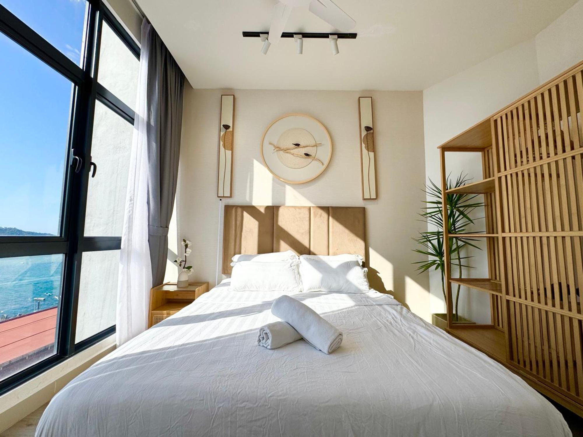 Apartment The Shore Premier By Sunset Seaview Vacation *