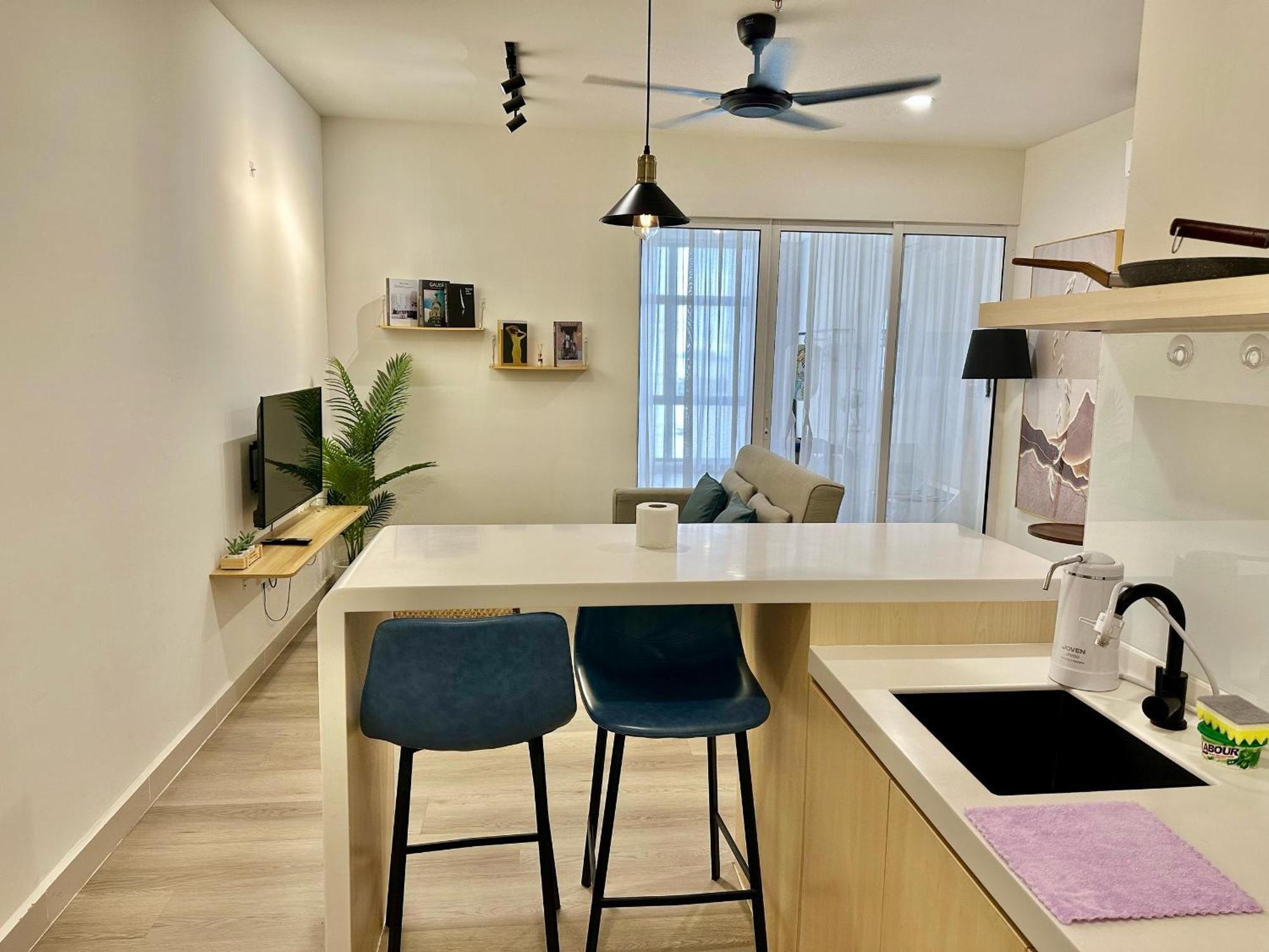The Shore Premier By Sunset Seaview Vacation Apartment
